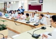 कृषि विभाग दें किसानों को ऐसा ज्ञान, कम लागत में बढ़े पैदावार: राकेश कुमार सिंह