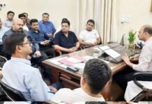 आबकारी अधिकारी ने रेस्टोरेंट, बार संचालकों को चेताया, शराब की तस्करी बिल्कुल भी बर्दाश्त नहीं
