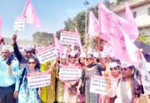 पुरानी पेंशन बहाल के लिए दिल्ली रामलीला मैदान में लाखों शिक्षकों ने भरी हुंकार