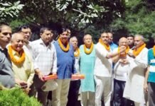 पार्षद कुसुम गोयल के प्रयासों से हाई मास्क लाइट से रौशन हुआ वैशाली हट वाला पार्क