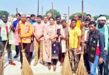 स्वच्छता ही सेवा अभियान: एक घंटे का श्रमदान कर जिला पंचायत चेयरमैन ने किया कार्यक्रम का शुरुआत
