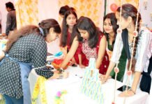 आईटीएस इन्स्टिट्यूट ऑफ हेल्थ एण्ड एलाईड साइंसेज में भव्य दिवाली मेले का आयोजन