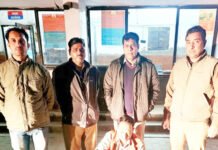 होटल की आड़ में मैनेजर पिला रहा था दिल्ली की शराब
