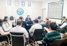 नगर आयुक्त ने जीआईएस सर्वे कंपनी अधिकारियों के कसे पेंच
