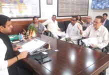 समस्याओं के साथ समाधान पर नगर आयुक्त से आरडब्ल्यूए ने की चर्चा