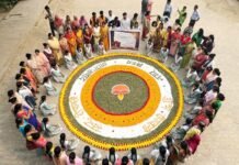 वायु प्रदूषण रोकने के लिए छात्राओं ने दिया स्वच्छता का संदेश