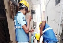 नगर आयुक्त की सख्ती के बाद शहर में नियमित हो रही सीवर की सफाई