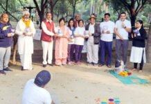 प्रदूषण के खिलाफ जागरुकता फैला रहे पर्यावरणविद् राजेश कुमार का पार्षद कुसुम मनोज गोयल ने किया सम्मान