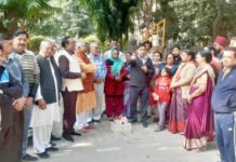 पार्षद के नेतृत्व में वैशाली सेक्टर एक में आई विकास की बहार, टाइल्स लगाने का कार्य शुर