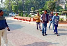 कूड़े का निस्तारण नही करने पर 5 संस्थाओं पर ग्रेटर नोएडा प्राधिकरण के OSD इंदु प्रकाश सिंह ने लगाया जुर्माना