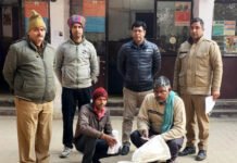होटल की आड़ में ग्राहकों को बेंचते थे शराब, दो कर्मचारी गिरफ्तार