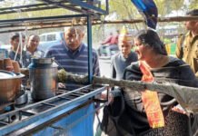 महापौर ने कविनगर व राजनगर में नर्सरी की कराई पैमाइश