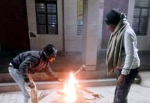 सर्दी से ठिठुर रहे लोगों के लिए नगर निगम का अलाव बना संजीवनी