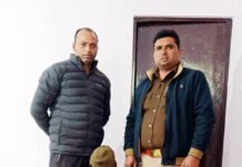 नमकीन-बिस्कुट की आड़ में बेच रहा था शराब तस्करी, आबकारी विभाग ने दबोचा