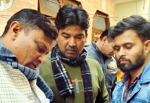 प्रतिबंधित प्लास्टिक के खिलाफ निगम ने बाजारों में की छापेमारी