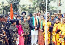 कौशांबी-वैशाली में धूमधाम से मनाया गया 75वां गणतंत्र दिवस, शहीदों को किया नमन