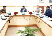 योजना के प्रभावी क्रियान्वयन के लिए जनपद की सभी महिला चिकित्सकों को दिलाए चिकित्सीय परीक्षण: डीएम
