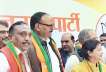 लोकसभा चुनाव से पहले पार्षद कुसुम मनोज गोयल, कृष्ण मोहन खेमका की हुई घर वापसी