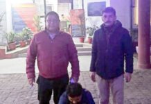 टेस्ट परचेजिंग में खुली सेल्समैन की पोल, बोतल पर 500 रुपये वसूले