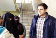 पीएम स्वनिधि के लाभार्थियों से नगर आयुक्त ने की सीधी बात