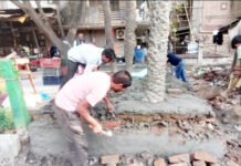 ढ़ाबे वाले ने पक्का चबूतरा बना किया अतिक्रमण जानकारी मिलते ही नगर निगम ने वसुंधरा जोन में की त्वरित कार्रवाई