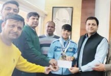 निगम स्कूल की छात्राओं की प्रतिभाओं को देख नगर आयुक्त ने की सराहना