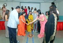 आराध्या फाउंडेशन ने 350 शिक्षकों को किया सम्मानित