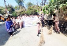 आईटीएस की एनएसएस यूनिट ने हाथों में झाडू उठाकर पढाया स्वच्छता का पाठ