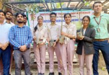 एनएसएस इकाई के स्वयंसेवकों ने करेहड़ा गांव में किया वृक्षारोपण