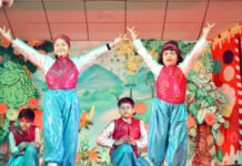 नेहरू वर्ल्ड स्कूल में इंटरपटिंग चिकन आत्मविश्वास से भरपूर वार्षिकोत्सव