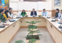 राजस्व वसूली में नहीं होनी चाहिए कोई लापरवाही: रजनीश दुबे