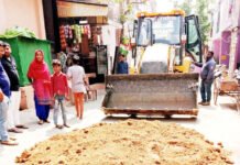 होलिका दहन: सड़क पर न जलाएं होली, निगम ने 242 स्थानों पर डलवाई मिट्टी