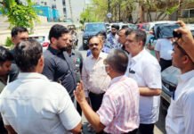 अवैध पार्किंग वसूली पर निगम अधिकारियों ने लगाई रोक