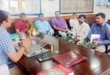 सफाई व्यवस्था को बेहतर बनाने के साथ लोगों को करें सफाई के प्रति जागरूक: विक्रमादित्य सिंह मलिक