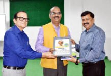 आत्मनिर्भरता के मंत्र और अपनी परंपरा संस्कृति में छिपे सूत्रों की विद्यार्थी को दी जानकारी