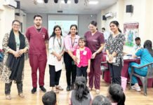 आईटीएस डेंटल कॉलेज द्वारा स्कूल डेंटल शिविर का आयोजन