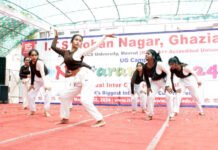 वार्षिकोत्सव नवतरंग 2024: डीजे सोनी की धमाकेदार डीजे नाइट में जमकर थिरके छात्र छात्राएं