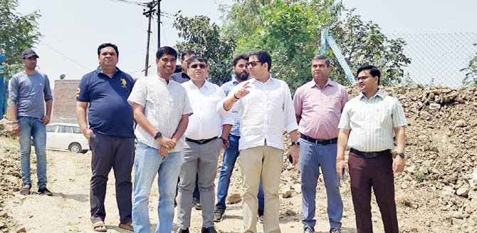 nagar-ayukut-inspection-pond (3)