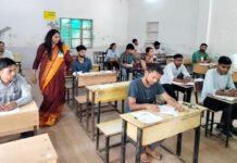 सिविल सर्विसेज प्री परीक्षा शुचितापूर्ण एवं नकलविहीन संपन्न आब्जर्वर सेल्वा कुमारी जे ने किया सेंटरों का निरीक्षण