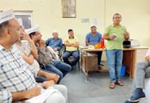 पुरानी पेंशन की मंजूरी पर शिक्षकों और कर्मचारियों ने जताई खुशी