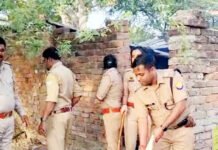 लखनऊ में महुआ शराब के शराब अड्डों पर आबकारी विभाग ने मारा छापा