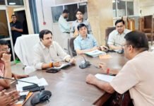 शिकायतों एवं समस्याओं के समाधान के बाद अपनी रिपोर्ट प्रस्तुत करें अधिकारी: नगर आयुक्त