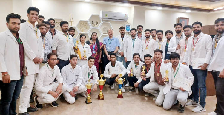 सरस्वती इंस्टीट्यूट ऑफ मेडिकल साइंसेज के विद्यार्थियों ने टूर्नामेंट में लहराया परचम