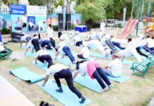 वैश्य अग्रवाल परिवार इंदिरापुरम द्वारा योग शिविर का आयोजन