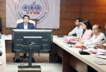 जीडीए उपाध्यक्ष अतुल वत्स ने अधिकारियों के साथ बैठक में दिए सभी कार्रवाई को ऑनलाइन रखने के निर्देश