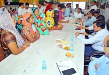 आपकी शिकायतों का निस्तारण कराना हमारी प्राथमिकता: इन्द्र विक्रम सिंह