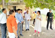 एसीईओ ने किया निरीक्षण, खामियां मिलने पर लगाई फटकार