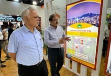 पूर्व मुख्य सचिव दुर्गा शंकर मिश्र ने यमुना प्राधिकरण की योजनाओं की प्रगति को देखा