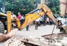 इंदिरापुरम के न्याय खंड में अवैध बनाई 300 दुकानों को जीडीए ने किया ध्वस्त