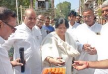 महापौर ने किया रेत मंडी दीवान फार्म की सड़क का शिलान्यास